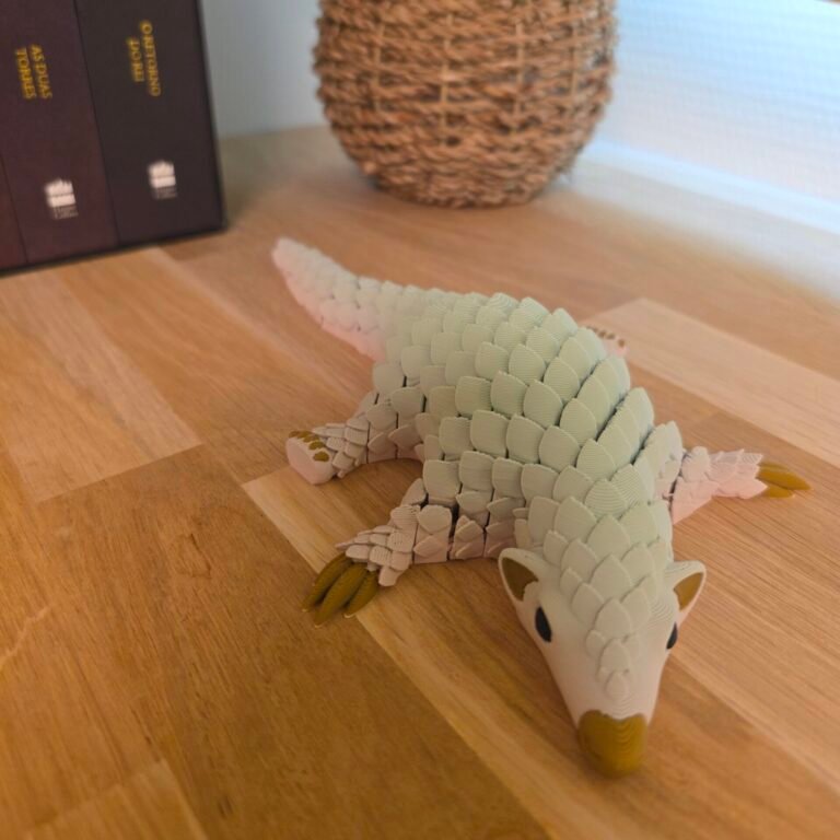 Pangolin sensory toy Casulo Sensory